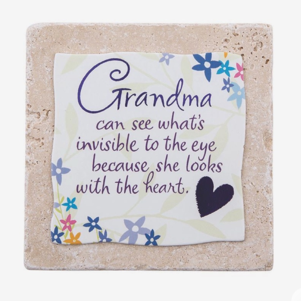 BRAND NEW GRANDMA HEART SENTIMENT RESIN TILE WITH EASEL BACK STAND - Picture 2 of 5